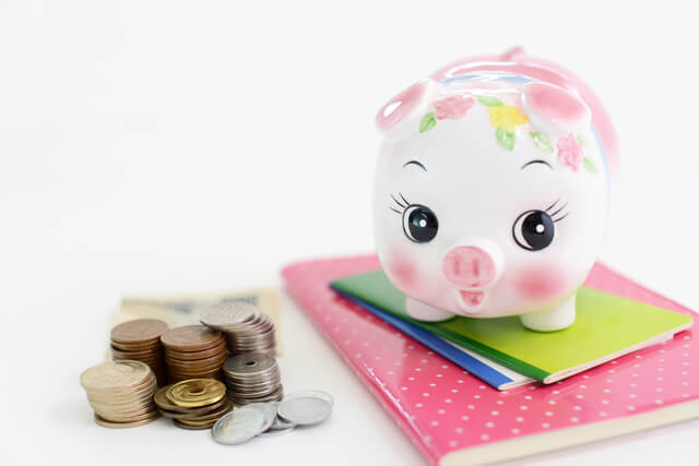 老後資金の貯め方とは?家計の見直しと制度利用の2つが重要!のサムネイル画像